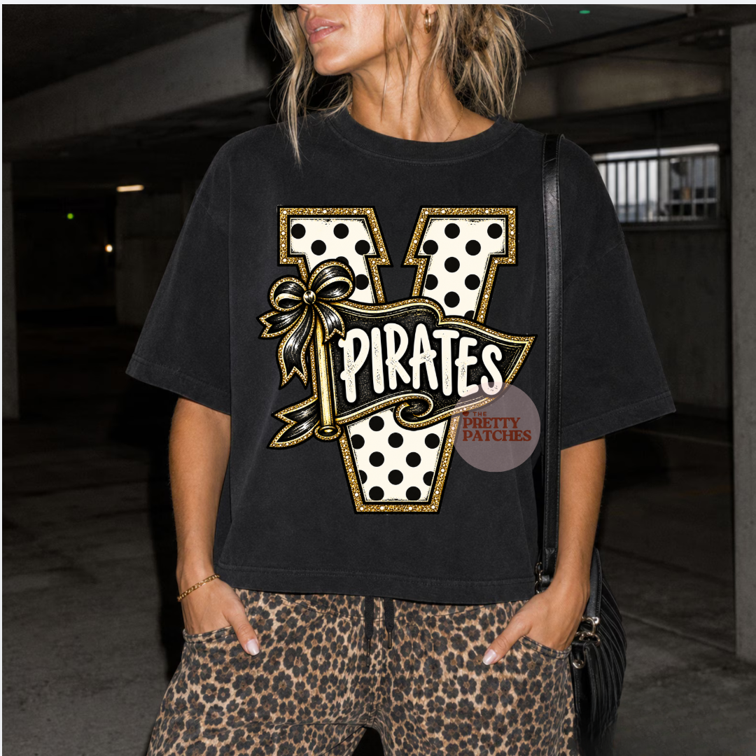 OVERSIZED IMAGE VIDOR PIRATES WITH POLKA DOTS AND FLAG 1013262------ SWEATSHIRT----------(GILDAN)101326DP