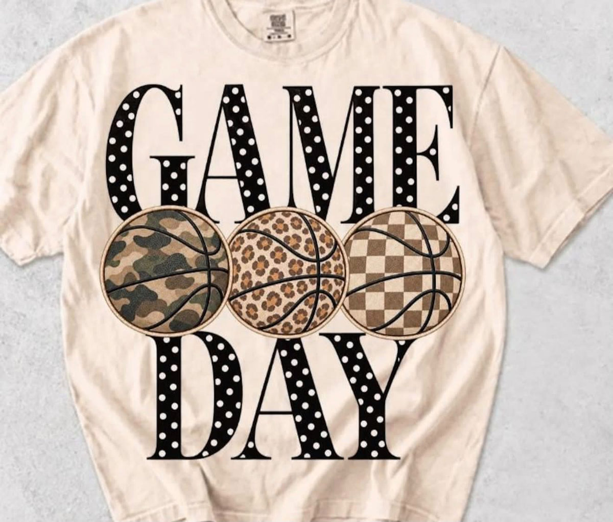 BASKETBALL GAME DAY 1027263--------- TSHIRT ---------- (COMFORT COLOR) 102726SH