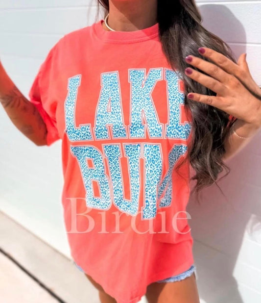 Lake Bum 🧡💙   - T SHIRT - (GILDAN/JERZEES)042726LW