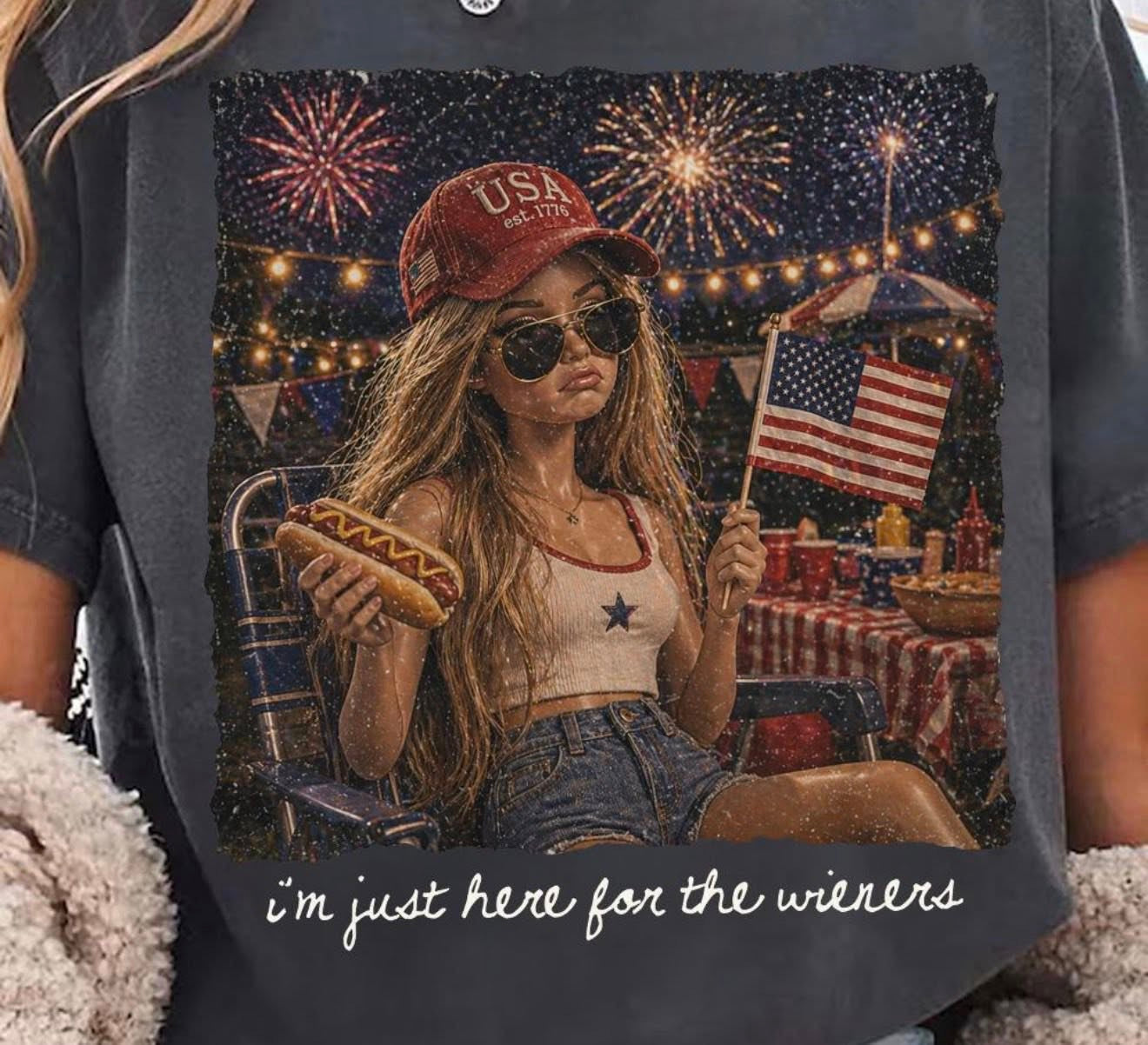 Just here for the wieners 🌭  - T SHIRT- (Comfort Color/Bella)-060326lw