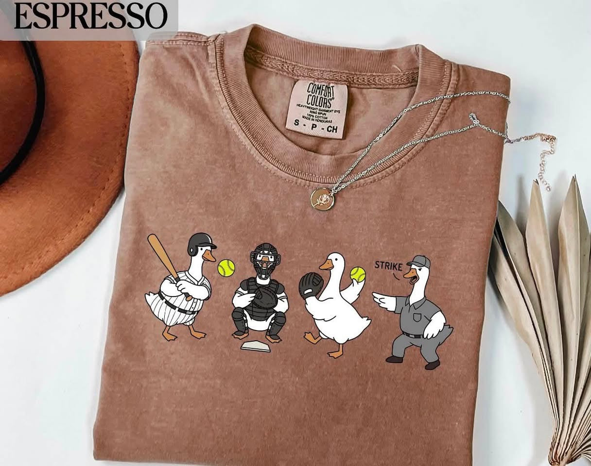 SOFTBALL GOOSE - T-SHIRT - (COMFORT COLOR) 080626LW