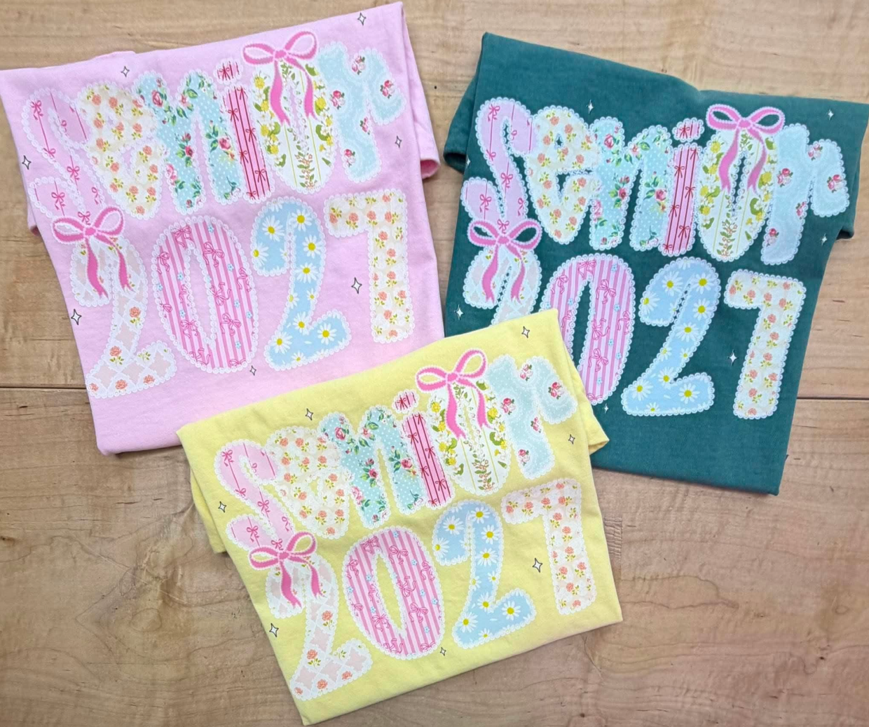 Senior 2027 🎀 - t-shirt- (Gildan) 081126br