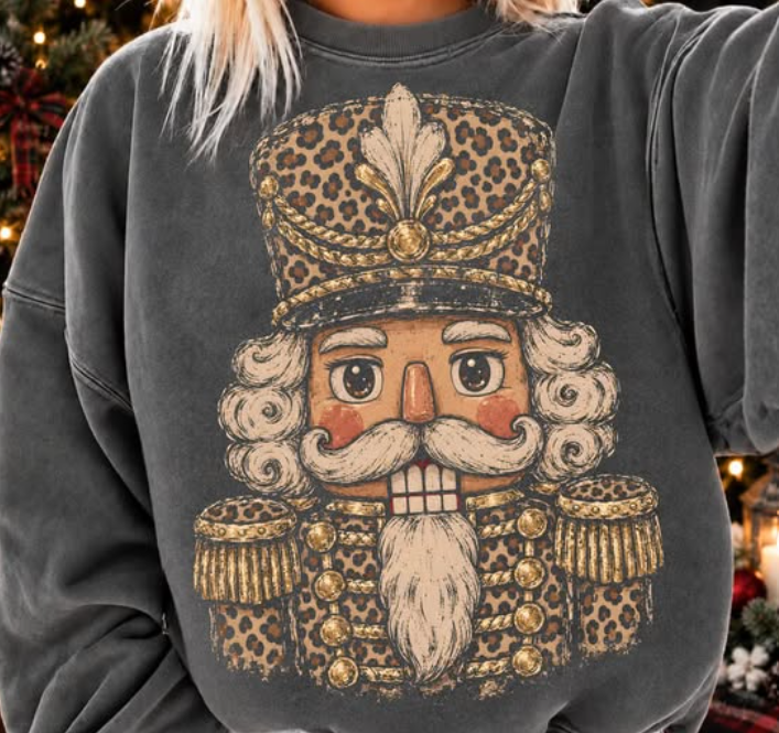 OVERSIZED IMAGE LEOPARD NUTCRACKER 1019261 --------- LONGSLEEVE---------- (COMFORT COLORS)1019261