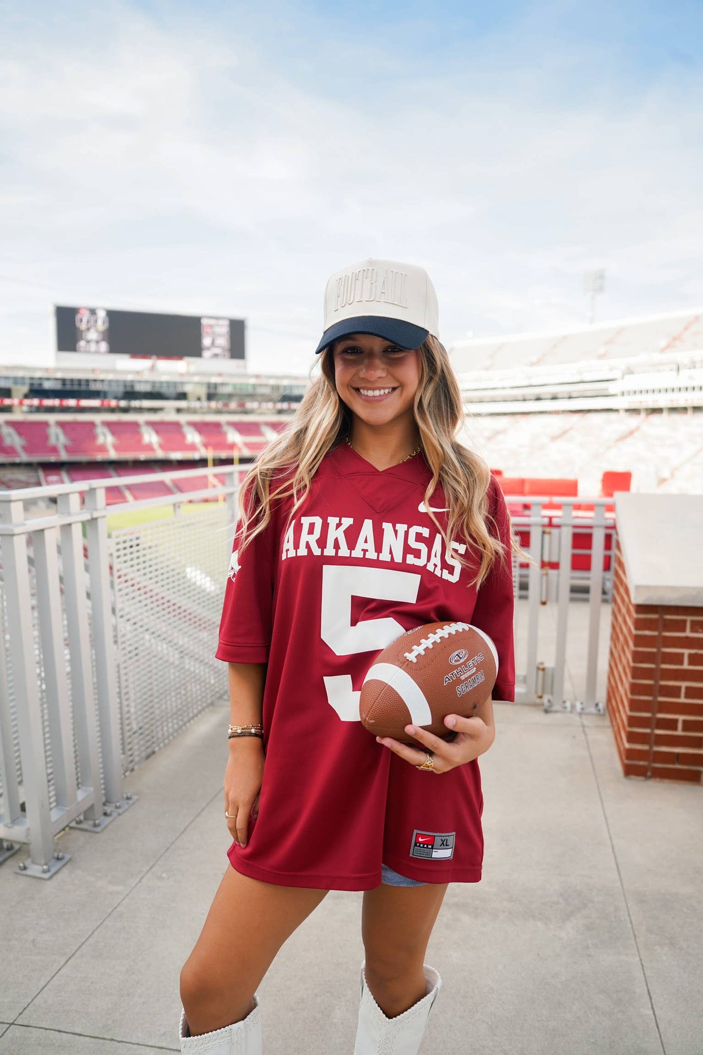 FOOTBALL - Neutral Vintage Trucker Hat-101125b5