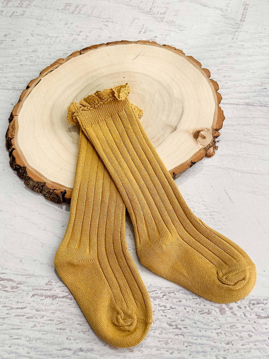 Mustard Lettuce Edge Ruffle Socks   5700
