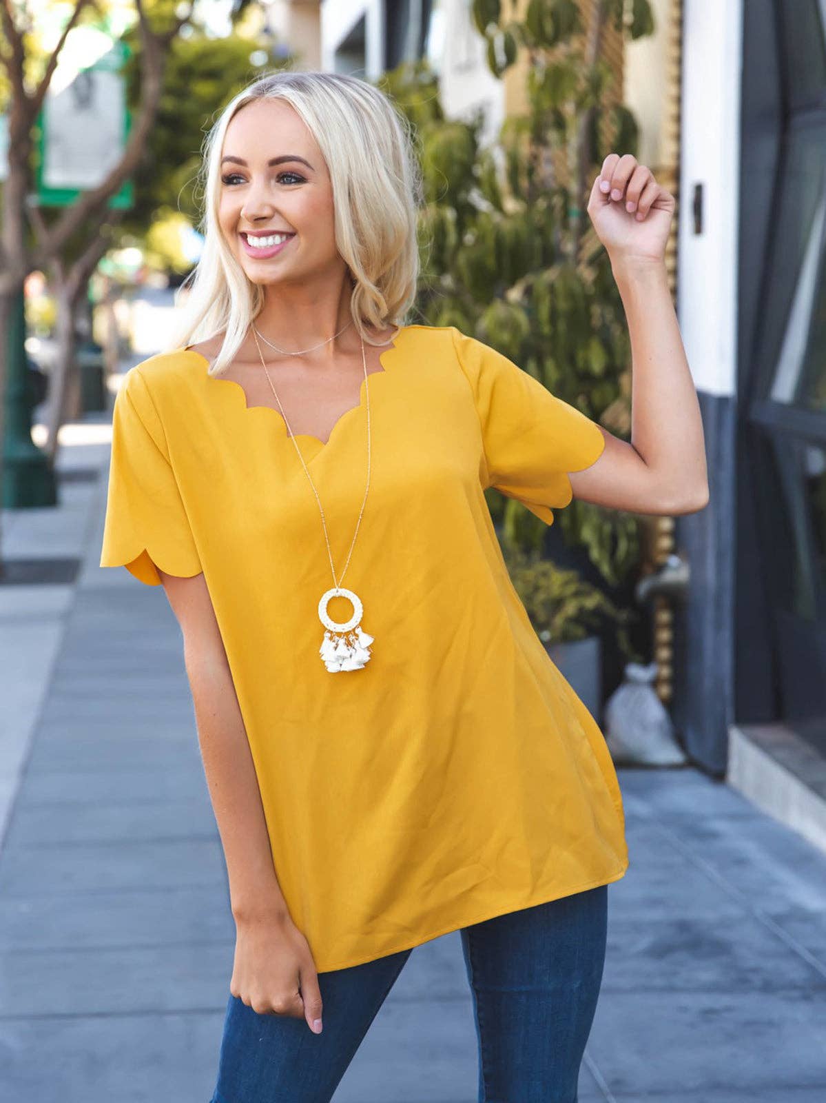 Scalloped Vneck Brea Top RTS-3XM