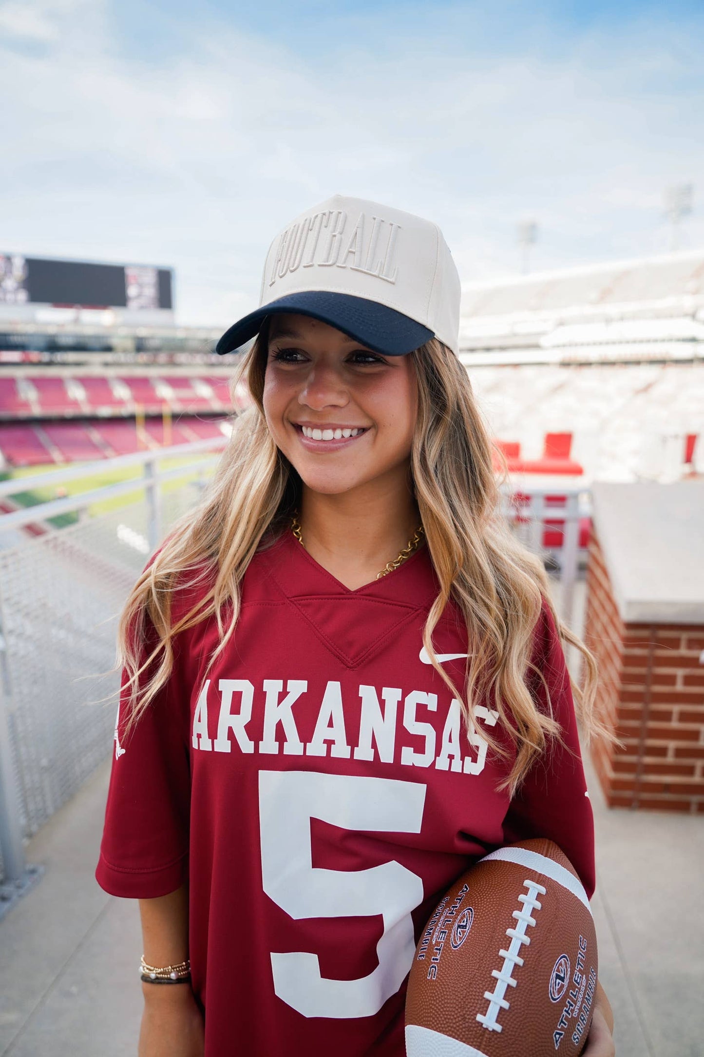 FOOTBALL - Neutral Vintage Trucker Hat-101125b5