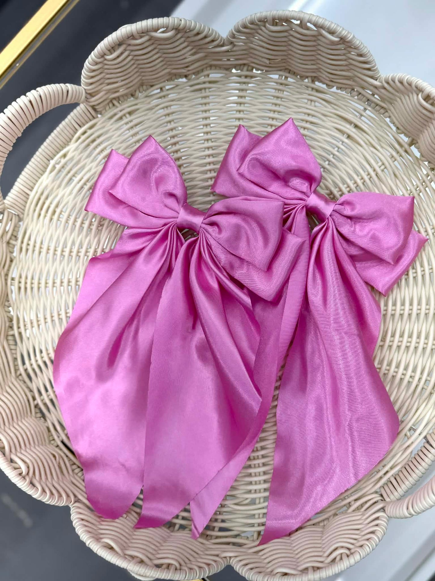 SILKY BOWS 03182026HR1