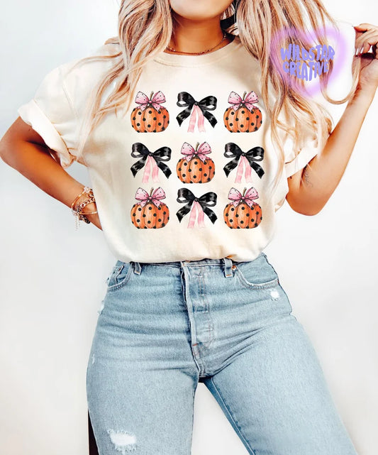 Pumpkin and black bows- Tee shirt Adult