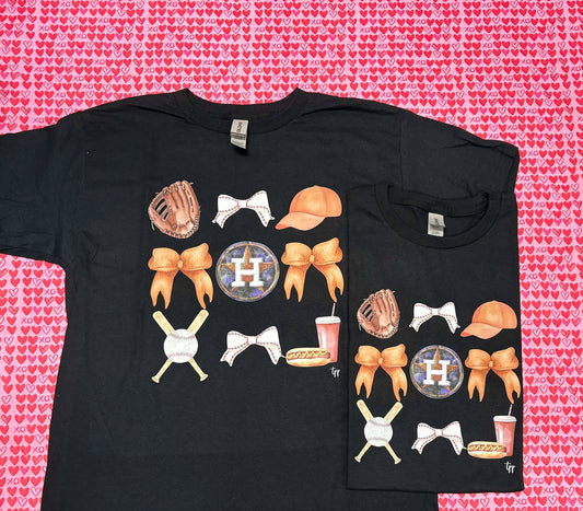 'Stros with Bows - T SHIRT - (Gildan)