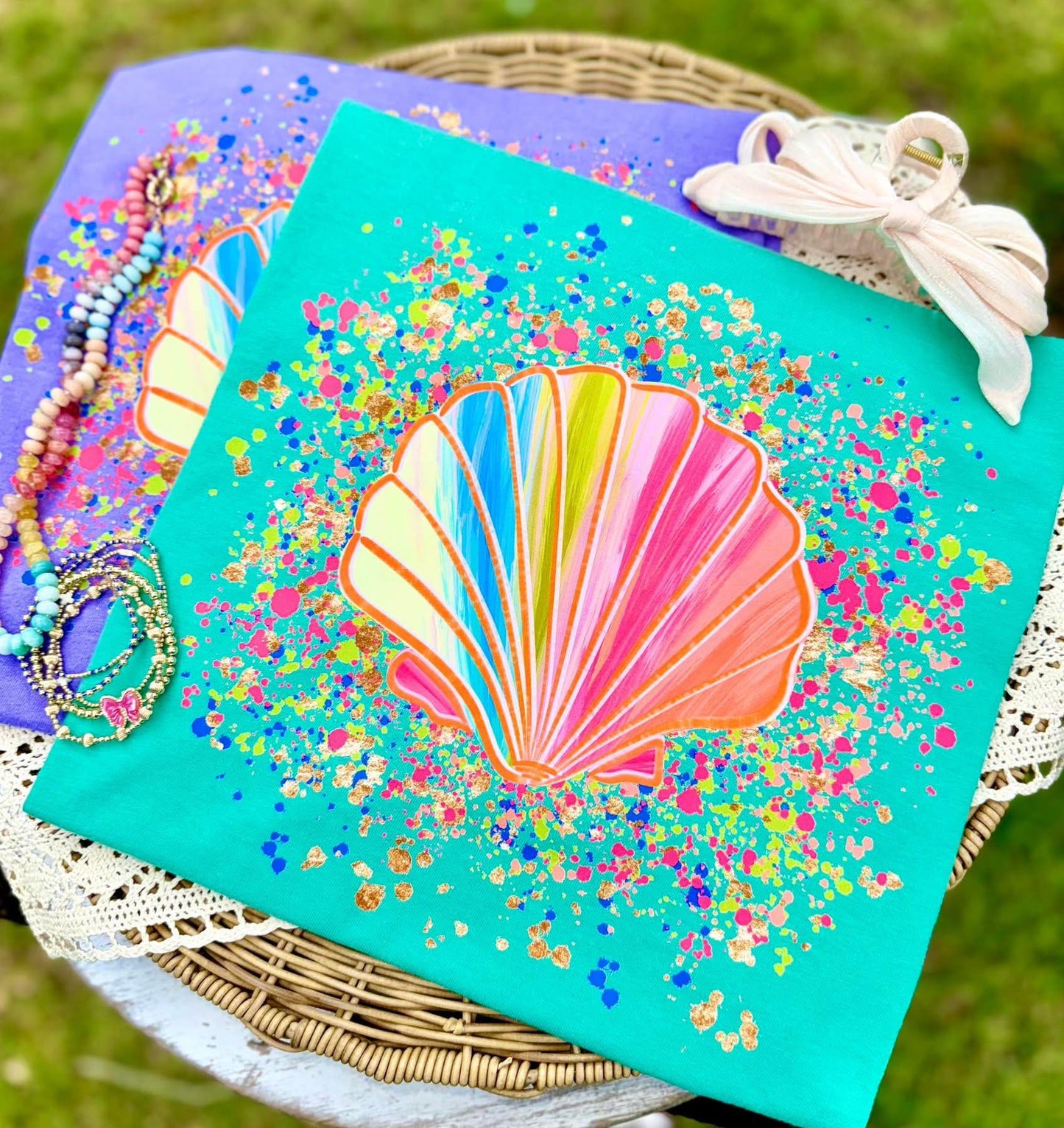 RAINBOW SEASHELL 🌈 - T SHIRT- (GILDAN/RABBIT SKINS/JERZEES)051426BT